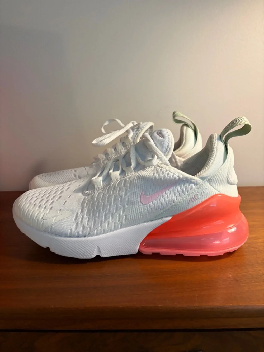NWT Nike Air Max 270